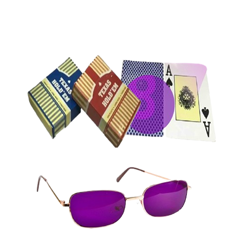 Set mit markierten Karten und Gläsern für Texas Hold'em zu verkaufen